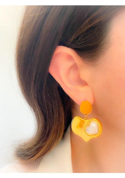 Çelik Küpe İnci Detaylı Plaka Kalp Küpe