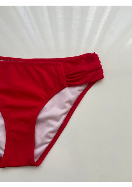 Kırmızı Dar Kalıp Kalın Kenarlı Bikini Altı