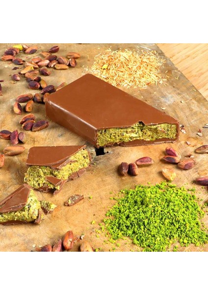 Fotoğraflı Isimli Hediye Antep Fıstıklı Kadayıflı Dolgulu Dubai Çikolatası (150G) fiyatları