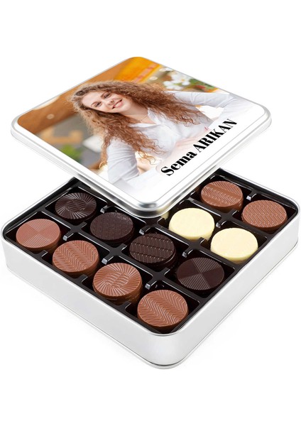 Fotoğraflı Isimli Hediye 64 Adet Yuvarlak Madlen Çikolata (Metal Kutu)