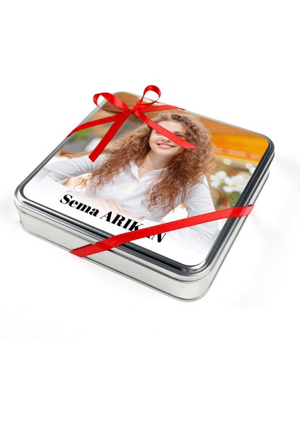 Fotoğraflı Isimli Hediye 64 Adet Yuvarlak Madlen Çikolata (Metal Kutu) fiyatları
