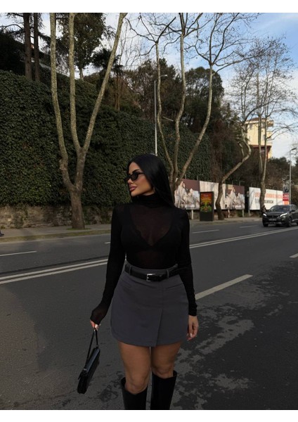 Kadın Bej Yüksek Bel Cepli Kemerli Içi Şortlu Etek modelleri