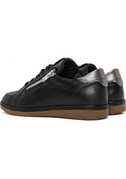 Kadın Siyah Bağcıklı Deri Sneaker 25SFD411418