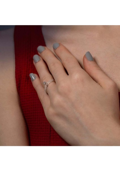 Toplam 0.29 Karat Pırlanta Tektaş Yüzük fırsatları