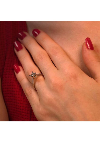 Toplam 0,54 Karat Kolu Taşlı Pırlanta Tektaş Yüzük modelleri