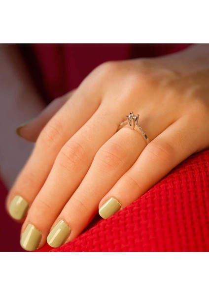 Toplam 0,54 Karat Kolu Taşlı Pırlanta Tektaş Yüzük fırsatları