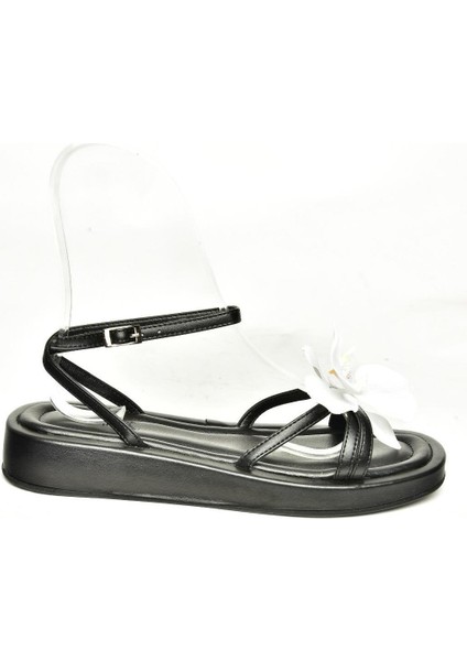 U342962709 Siyah Yapay Çiçek Aksesuarlı Kadın Sandalet indirimleri