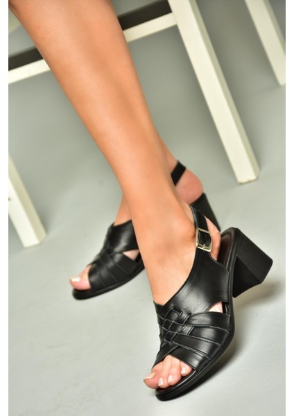 P555453803 Siyah Kalın Topuklu Kadın Sandalet fırsatları