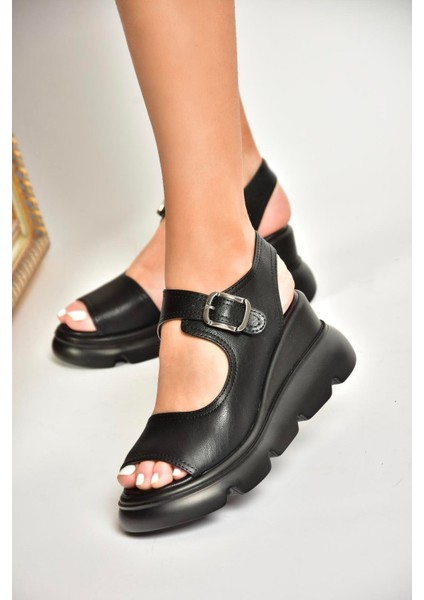 U312252209 Siyah Kalın Tabanlı Kadın Sandalet