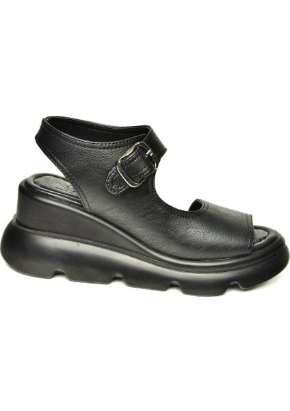 U312252209 Siyah Kalın Tabanlı Kadın Sandalet fırsatları