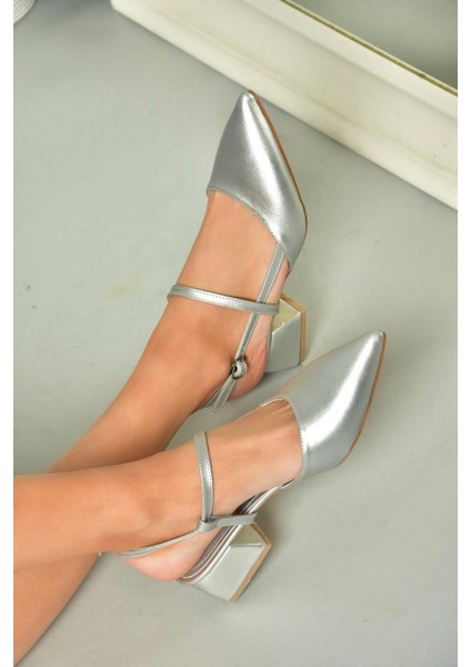 U998232109 Gümüş Alçak Topuklu Kadın Ayakkabı