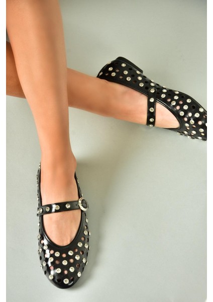 U820085209 Siyah Taşlı Kadın Babet