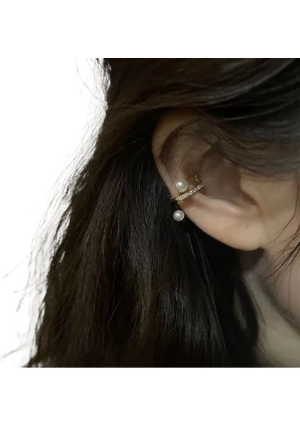 Kulak Klipsli Takılar ile Delinmiş Kulak Yok (Yurt Dışından)