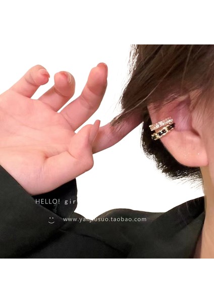 Kulak Klipsli Takılar ile Delinmiş Kulak Yok (Yurt Dışından)