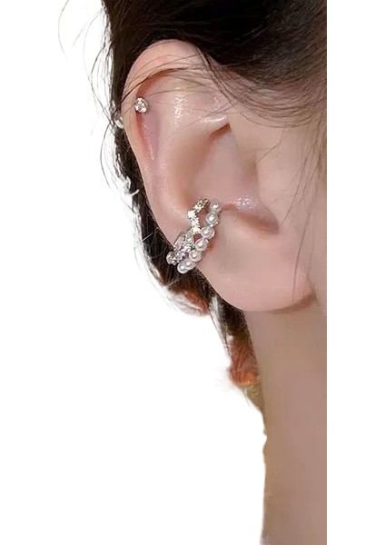 Kulak Klipsli Takılar ile Delinmiş Kulak Yok (Yurt Dışından)