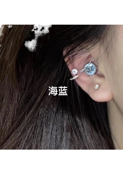 Kulak Klipsli Takılar ile Delinmiş Kulak Yok (Yurt Dışından)