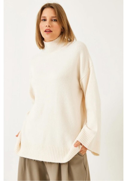 Kadın Krem Yarım Balıkçı Yaka Geniş Kollu Uzun Triko Kazak fiyatları