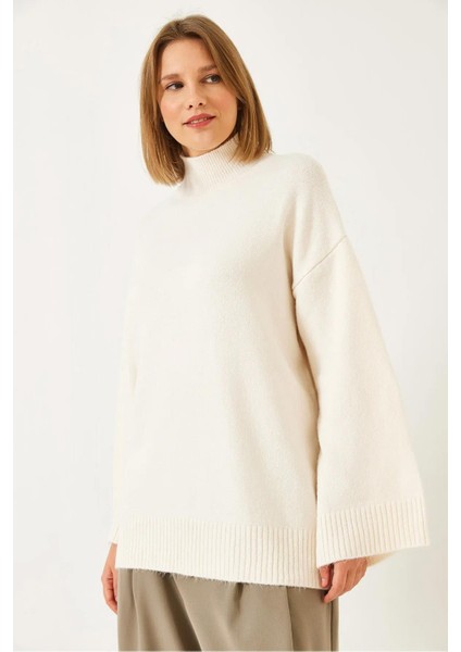Kadın Krem Yarım Balıkçı Yaka Geniş Kollu Uzun Triko Kazak fırsatları