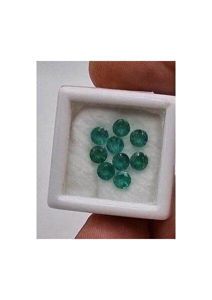 2.65 Ct Tw. 9pcs Lot 4.4 T0 4.6 mm Round Natural Emerald