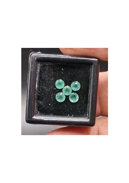 1.31 Ct 4.15 mm 5pcs Lot Round Natural Emerald