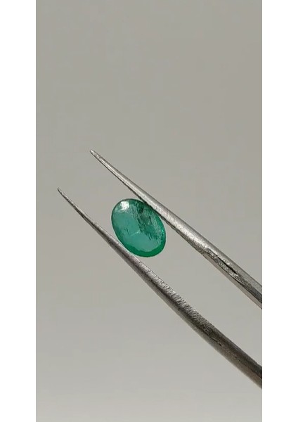 0.80 Ct 7.5x5.2 mm Oval Natural Green Emerald