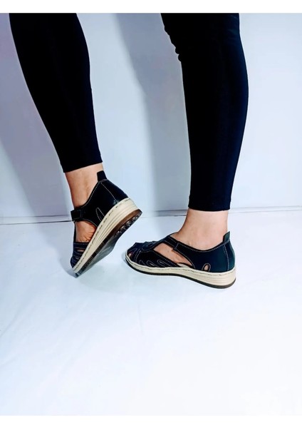 Yüksek Dolgu Topuklu Içi Dışı % 100 Deri Sandalet fırsatları