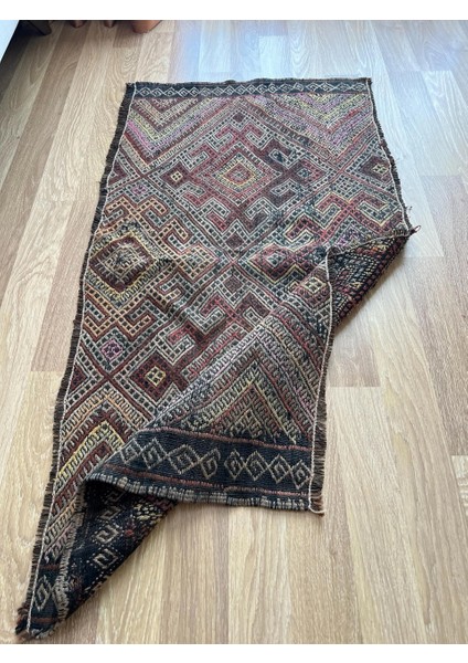 70 x 144 cm Küçük Boy El Dokuma Türk Kilimi, Akrep Motifli Vintage Kilim, Bohem Tarzı Benzersiz Ev Dekoru fiyatları