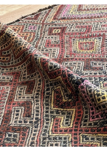 70 x 144 cm Küçük Boy El Dokuma Türk Kilimi, Akrep Motifli Vintage Kilim, Bohem Tarzı Benzersiz Ev Dekoru fırsatları