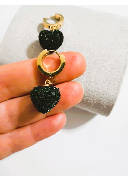 Badelis Zümrüt Yeşili Kalp Detaylı Parıltılı Çelik Küpe