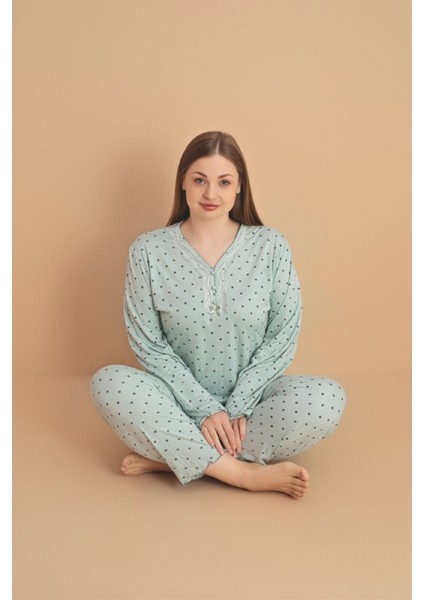 Kadın Büyük Beden Desenli Yakası Düğmeli Uzun Kollu Bambu Pijama Takımı