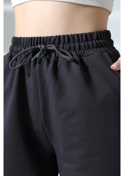 Paçası Katlamalı Geniş Rahat Kalıp Şort 21822 Füme fiyatları