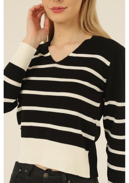 Kadın Siyah Ekru Çizgili Ringel V Yaka Ince Triko Kazak