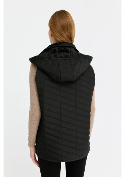 Kadın Kapüşonlu Yan Cepli Kapitone Yelek Siyah modelleri