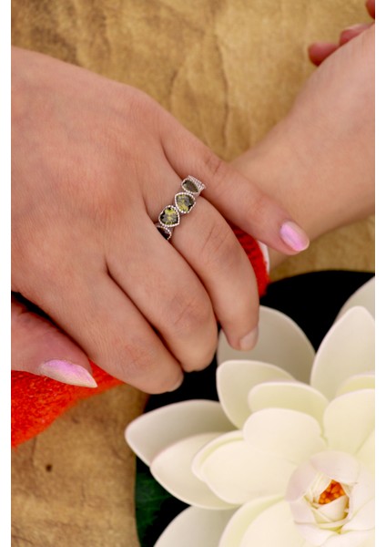 925 Ayar Gümüş Olivia Sıralı Kalp Yüzük fiyatları