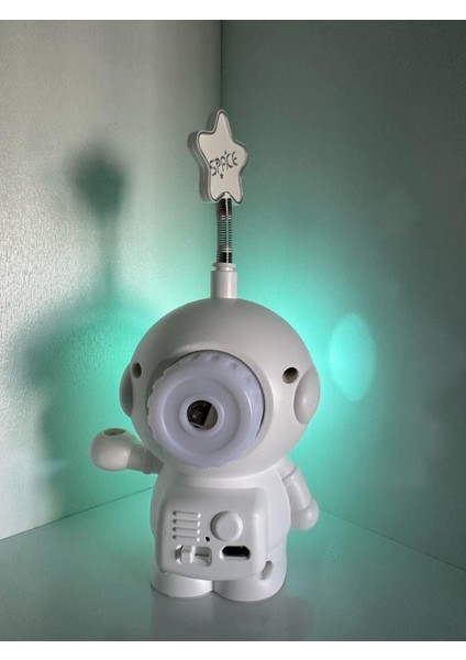 Astronot Şekilli Sevimli Masa Lambası ve Kalemtraş - Eğlenceli ve Şık Aydınlatma Çözümü fiyatları