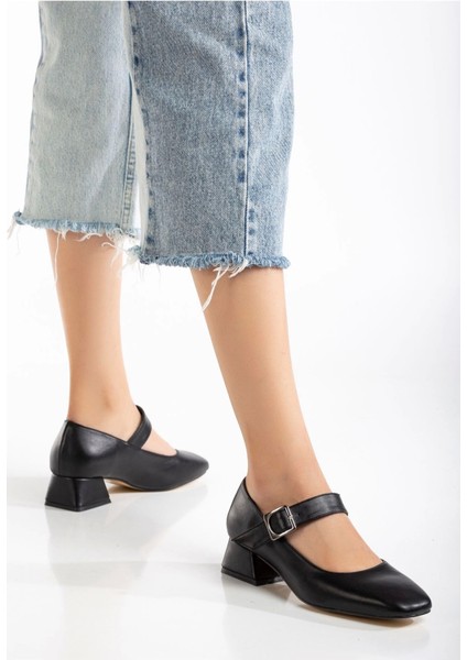 Siyah Günlük 4 cm Topuklu Bayan Ayakkabı