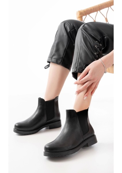 Siyah Lastikli Günlük Kadın Bot fiyatları