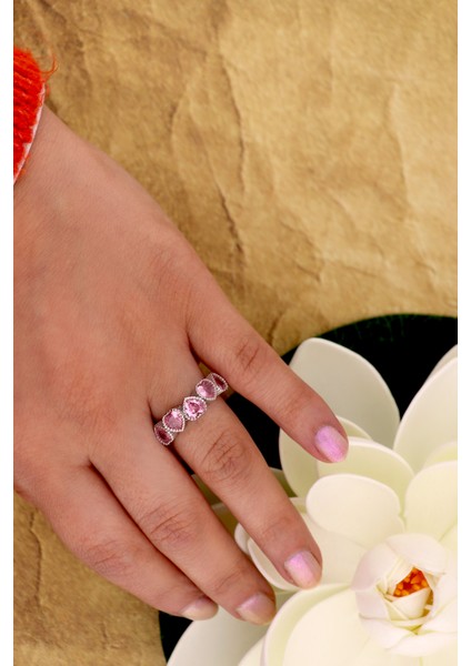 925 Ayar Gümüş Pembe Sıralı Kalp Yüzük fiyatları