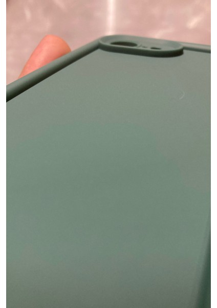 iPhone 16E Kılıf Viera Kamera Korumalı Yumuşak Doku ve Temizlenebilir Silikon - Koyu Yeşil