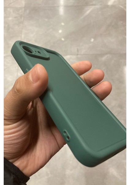 iPhone 16E Kılıf Viera Kamera Korumalı Yumuşak Doku ve Temizlenebilir Silikon - Koyu Yeşil
