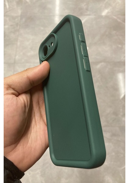 iPhone 16E Kılıf Viera Kamera Korumalı Yumuşak Doku ve Temizlenebilir Silikon - Koyu Yeşil