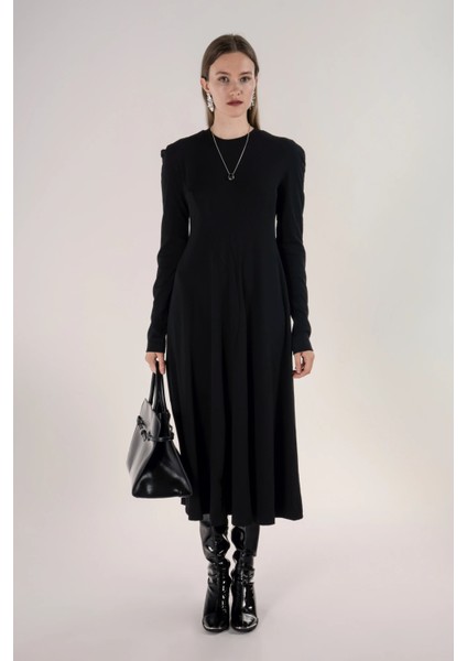 Uzun Kollu Midi Örme Elbise