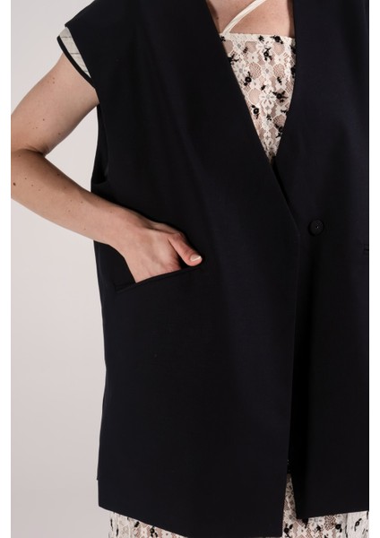 Omuz Detaylı Bol Kesim Yelek indirimleri