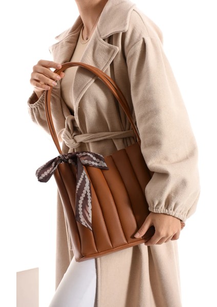 Mıknatıs Kapaklı Cüzdan Detaylı Fularlı Kadın Kol ve Omuz Çantası modelleri