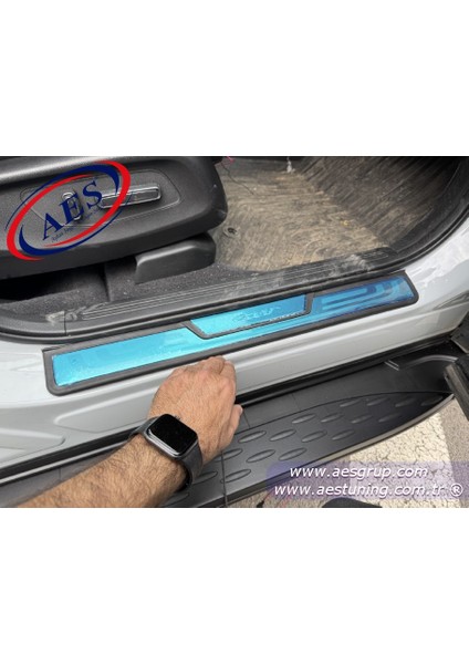 Honda Crv Işıklı Krom Kapı Eşiği 2023 - 2025 Arası 4 Parça Kromlu Işıklı
