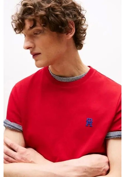 Erkek Kontrast Işlemeli Monogramlı T-Shirt fırsatları