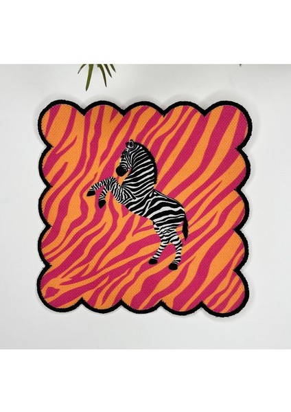 Pembe Turuncu Zemin Zebra Tasarımlı Nakış Kenar Kumaş Kokteyl Peçetesi 1 Adet