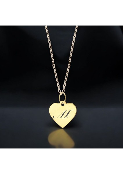 Zarif ve Anlam Dolu Tasarımıyla 14 Ayar Altın Plakalı Kalp Motifli Harfe Özel Kolye