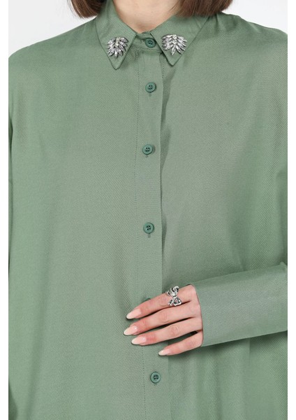 Kadın Yaka Taş Işlemeli Kendinden Desenli Gömlek fırsatları