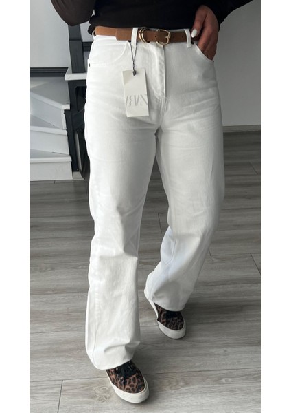 Beyaz Straight Jean